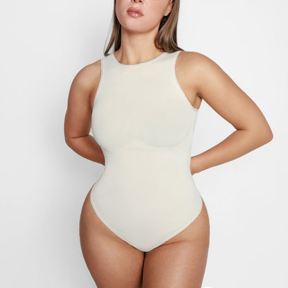 Chloe Tanga Bodi Koji Oblikuje Figuru