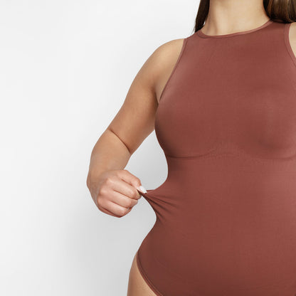 Chloe Tanga Bodi Koji Oblikuje Figuru