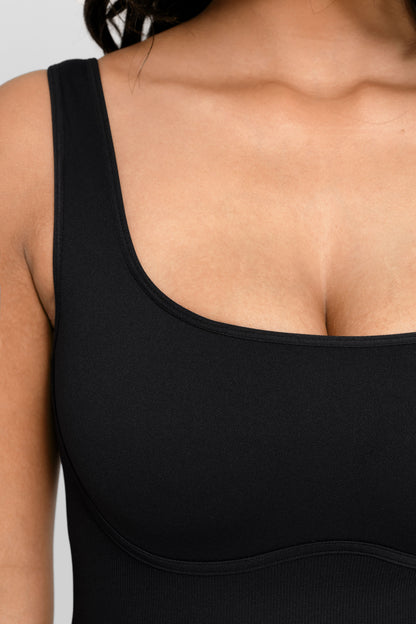 Liv™ Bešavni Slim Kombinezon sa Širokim Nogavicama